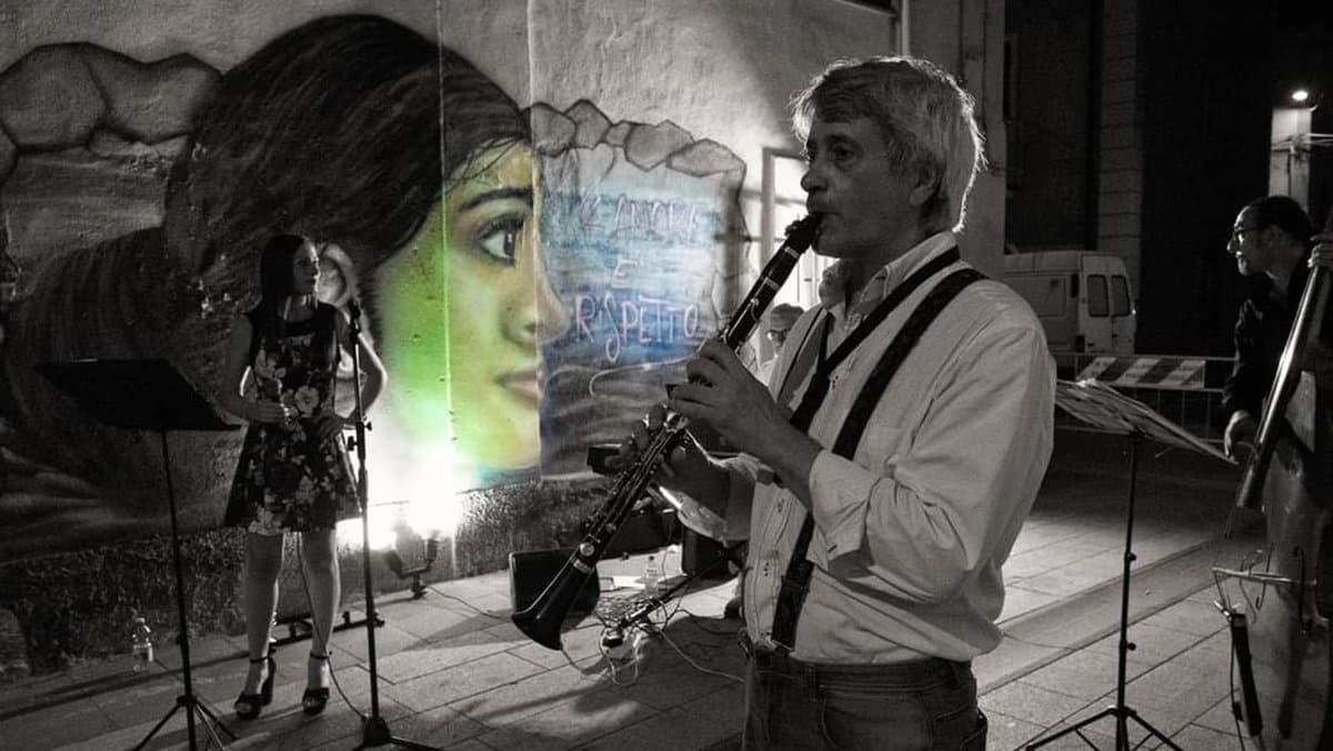 Il sabato sera di Co-Ro sulle note della musica d'oltre oceano: blues e jazz al mare... rock al centro storico