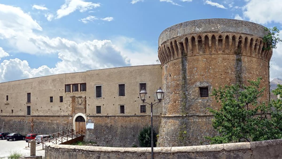 Castrovillari, con la mostra RestArt l’arte diventa protagonista