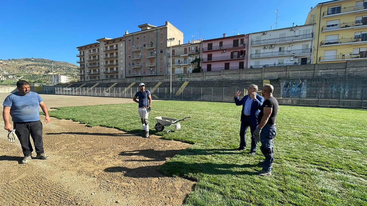 Stadio "Pietro Toscano", quasi pronto il campo in erba: ora Cassano sogna un futuro calcistico a grandi livelli