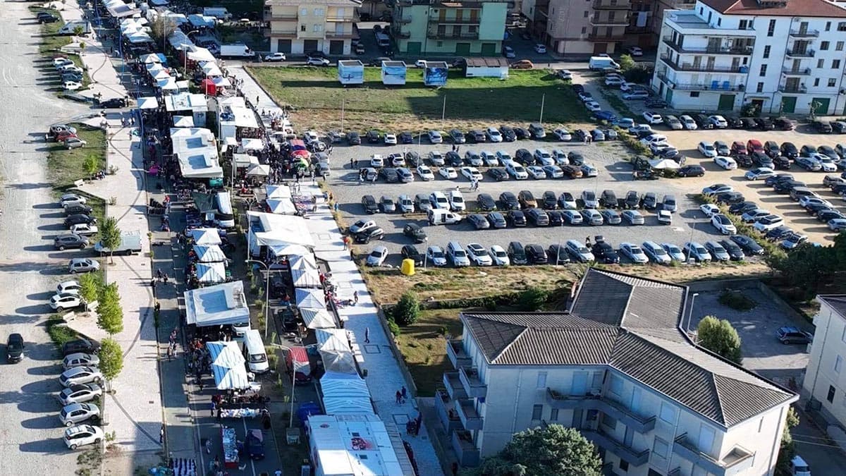 Domani 8 novembre apertura eccezionale del Mercato di Schiavonea