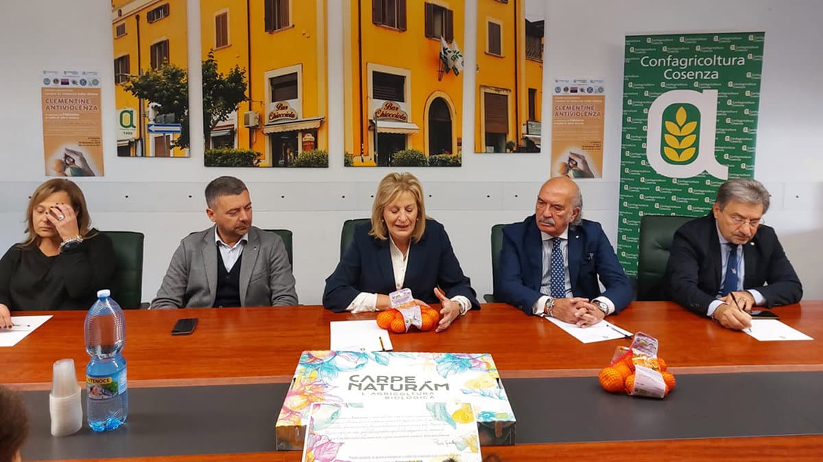 Una clementina per dire no alla violenza sulle donne: l’iniziativa promossa da Confagricoltura Donna