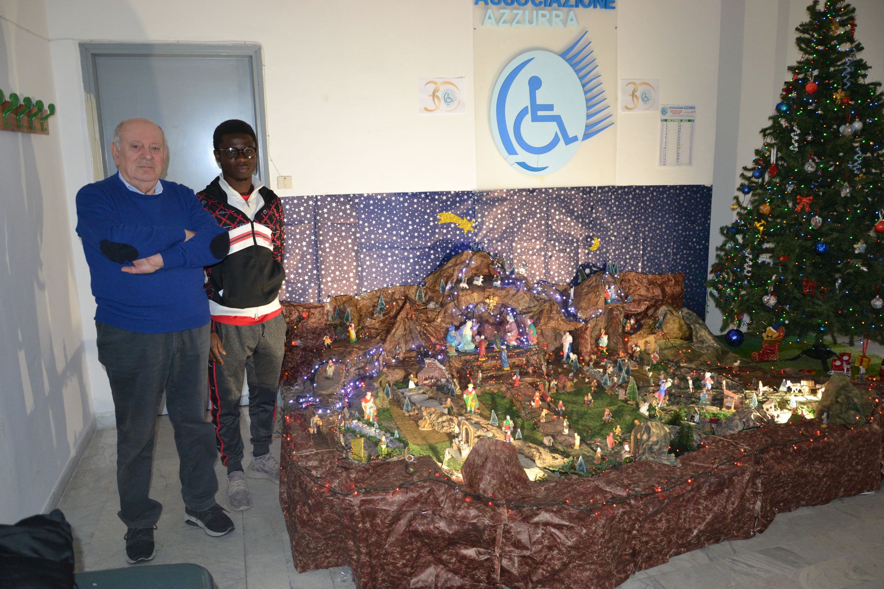 Il presepe dell’Associazione Azzurra messaggio di pace, fratellanza e amore verso il prossimo