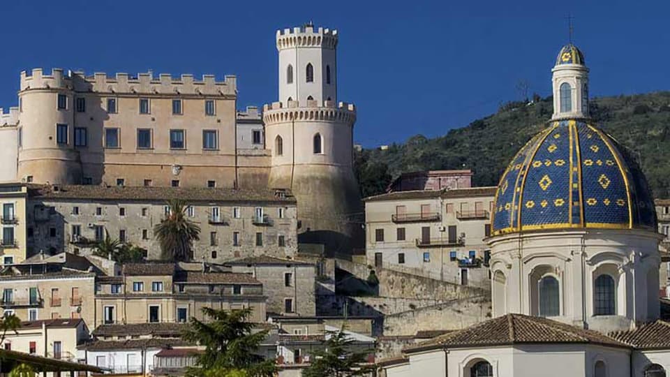 Luigi Petrone presenta il nuovo saggio: "Viaggio nel dialetto coriglianese"