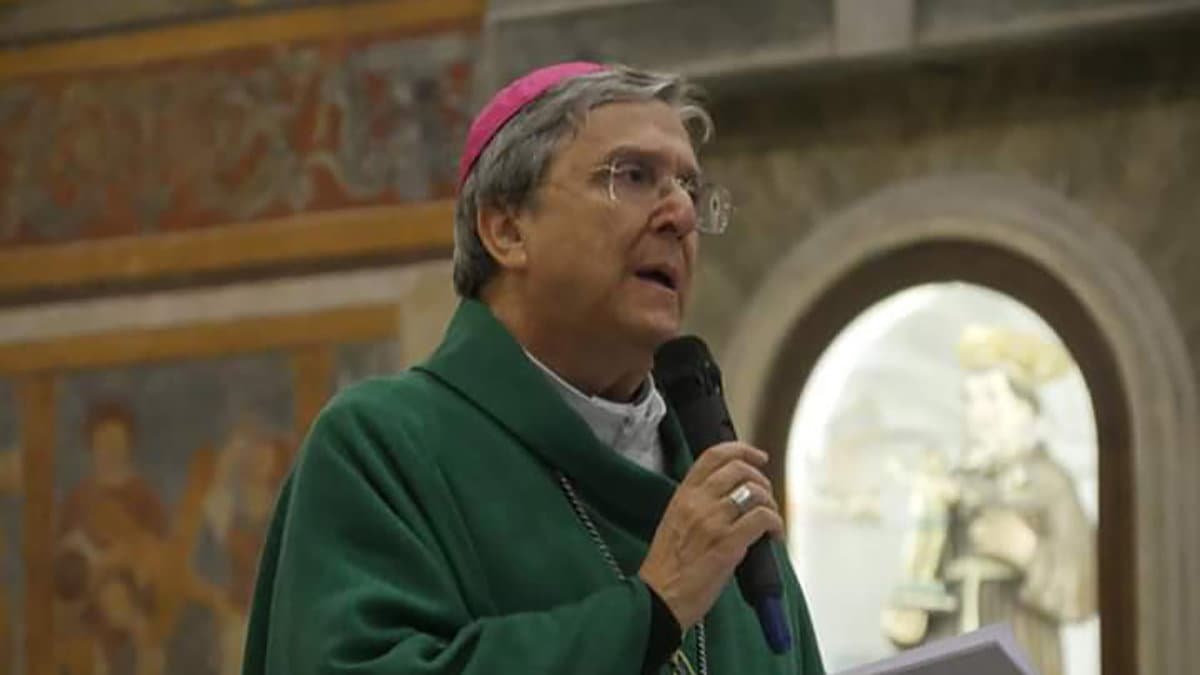 «Essere più comunità e meno egoisti, autoreferenziali e autoincensanti»