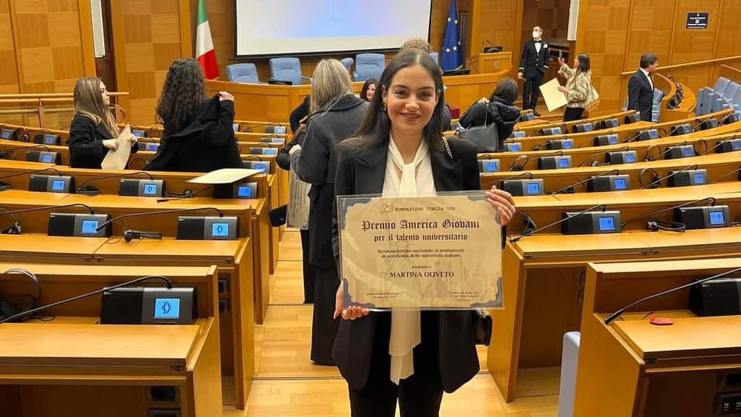 Saracena, la giovane laureata Martina Oliveto riceve il "Premio America Giovani 2022"