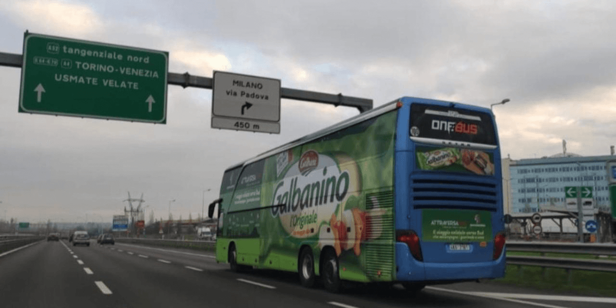 Da Milano in Calabria gratis: in viaggio il bus che riporterà i fuorisede a casa senza pagare un euro