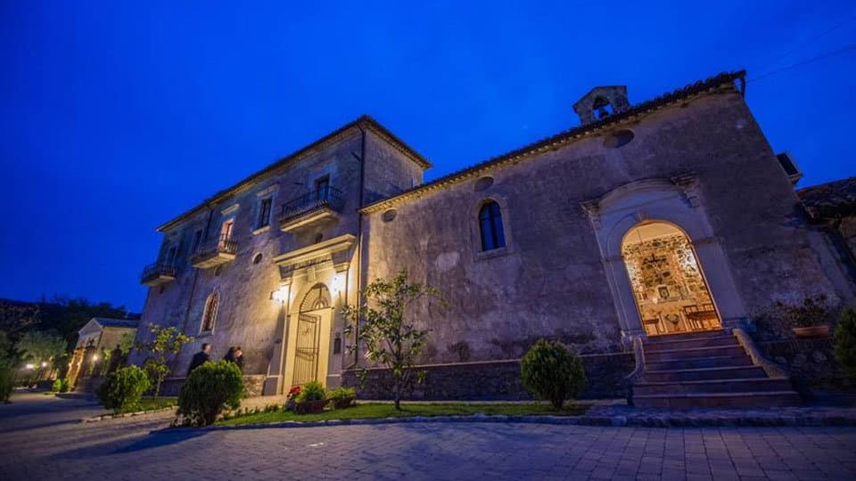 Serata di beneficenza dell'associazione "Mani in Alto" per combattere bullismo e cyberbullismo