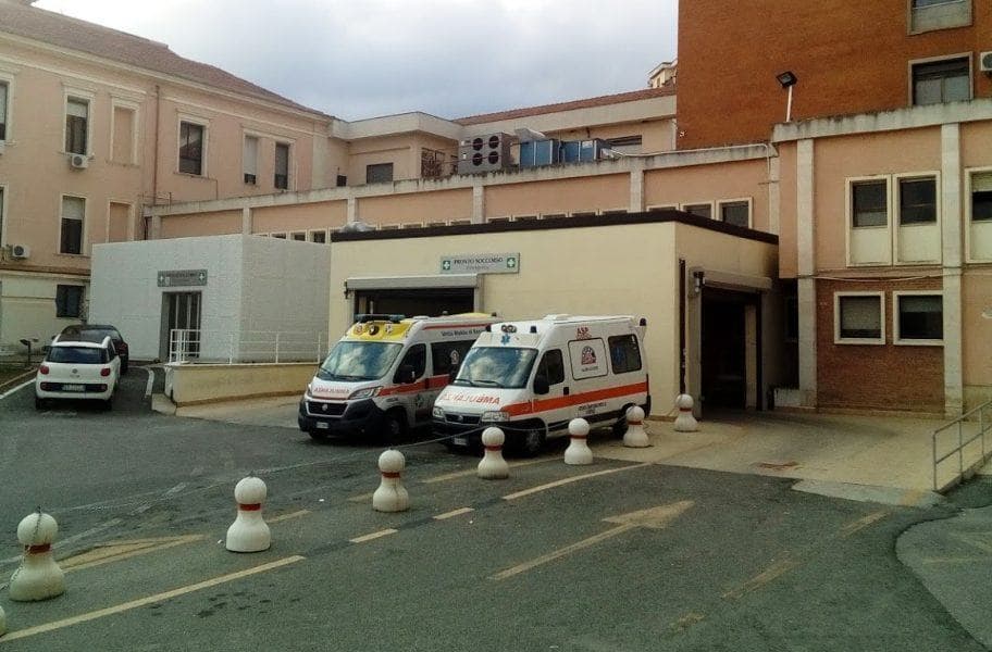 Dramma a Corigliano Rossano, 17enne muore a casa dopo le dimissioni dal pronto soccorso
