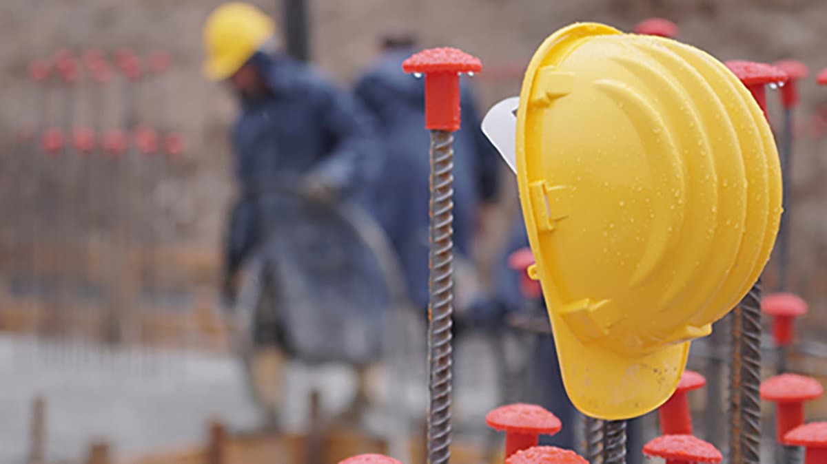 «Più sicurezza nei cantieri». Gli operai del terzo megalotto della Statale 106 scioperano