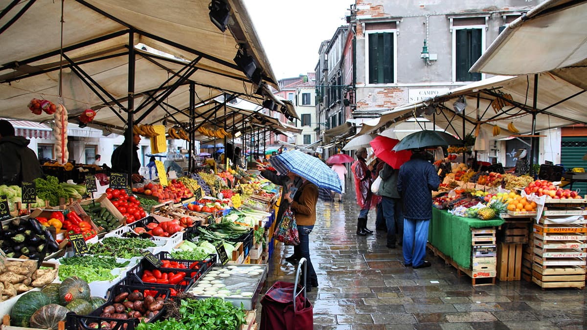 «Gli ambulanti non sono un Bancomat del Comune. Castrovillari applichi il canone unico»