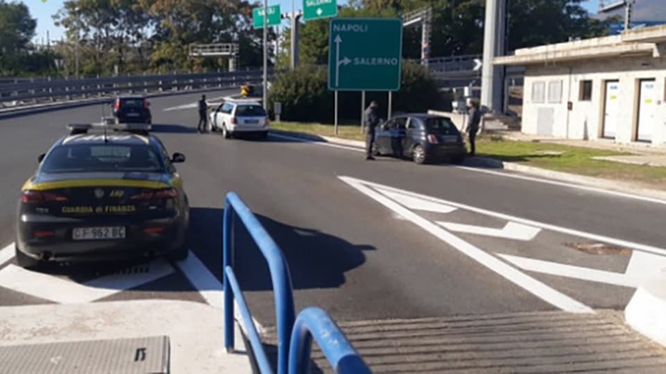 Castrovillari, fermato in autostrada con 10kg di cocaina: arrestato un 25enne
