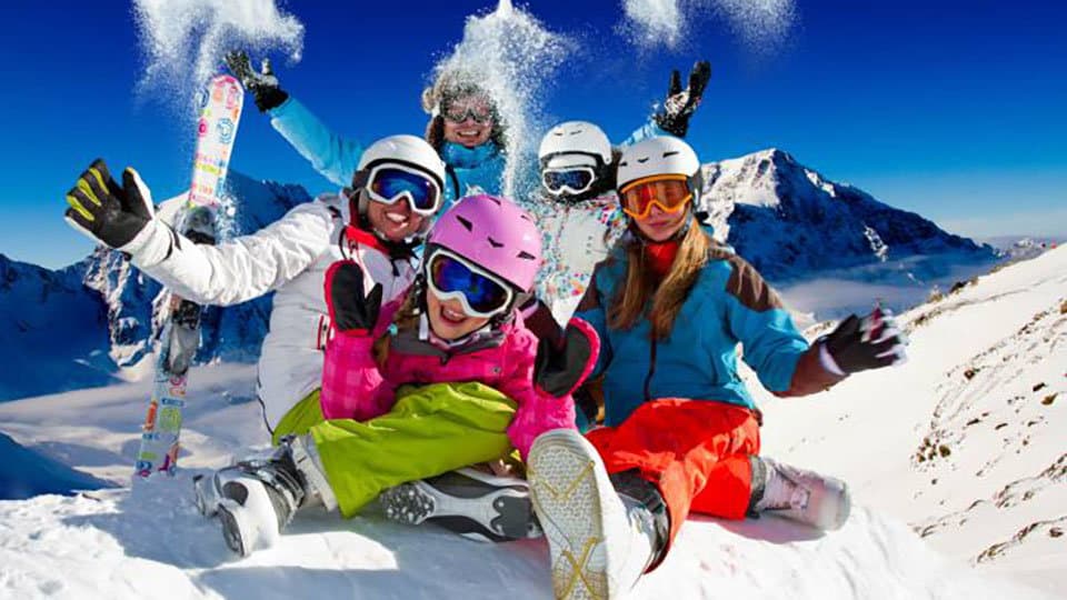 Le piste sci di Lorica si preparano al "Festival dance" sulla neve