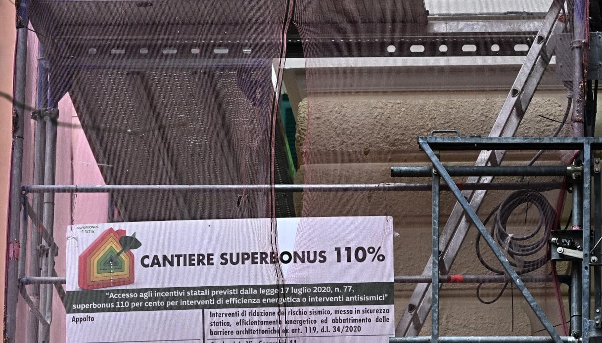 Fillea-Cgil e Sunia-Cgil Calabria: «Con la cancellazione del Superbonus 110% a rischio migliaia di imprese e lavoratori»