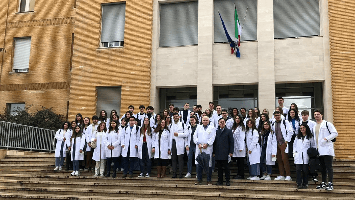 Unical, gli studenti di Medicina varcano la soglia dell’Ospedale di Cosenza