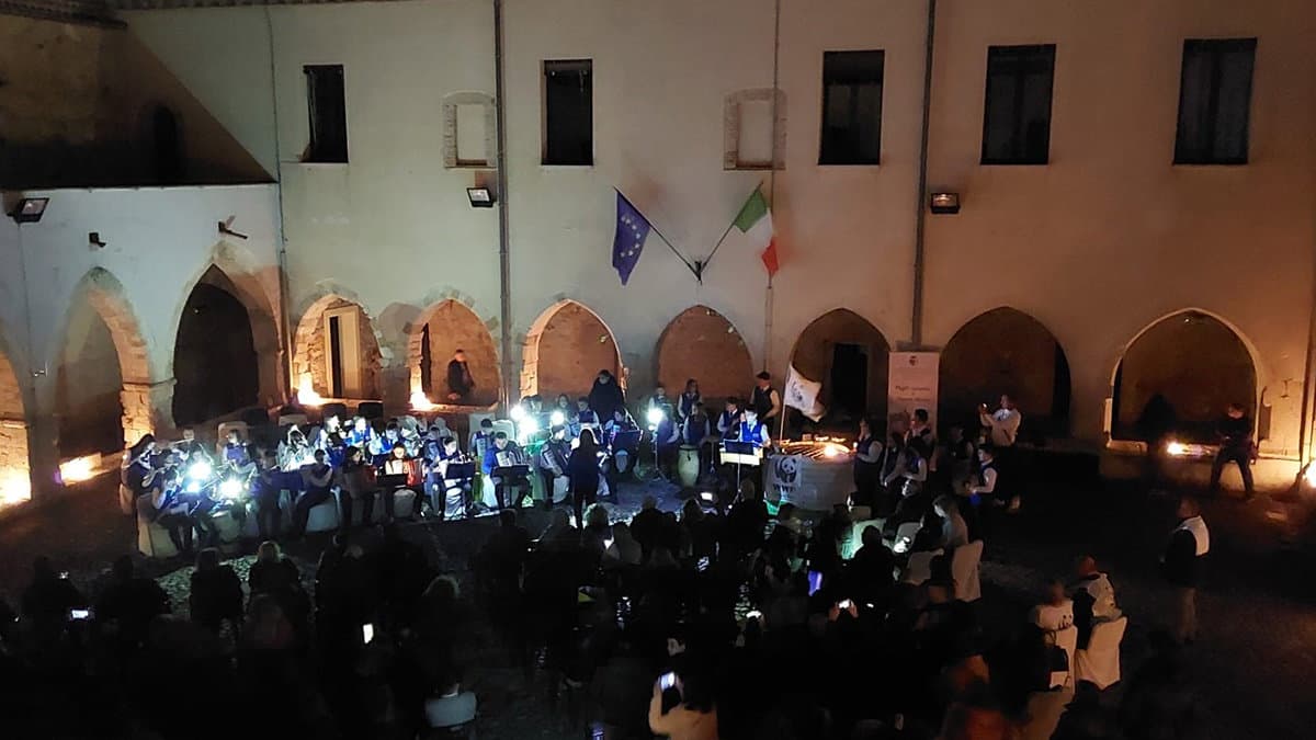 Co-Ro, gli alunni dell'Istituto comprensivo Don Bosco hanno illuminato l'Earth Hour