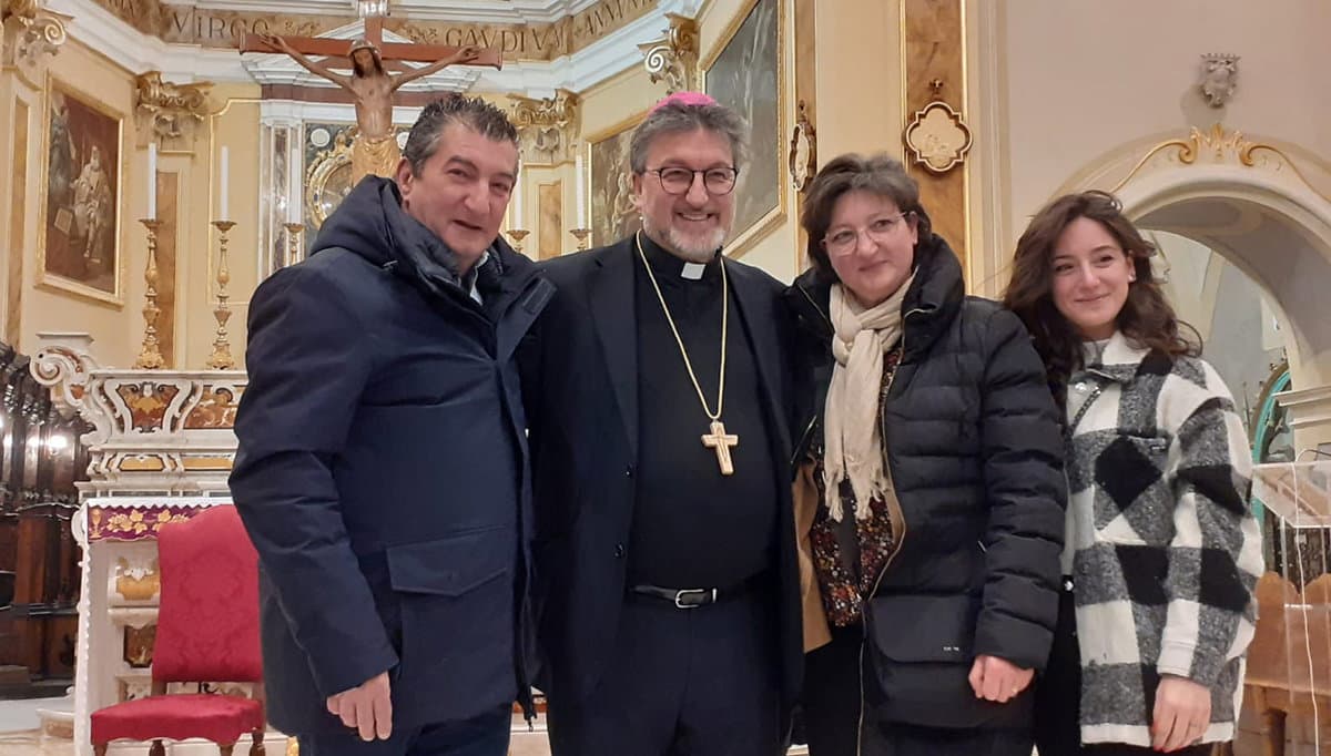 Laino Borgo gioisce per la nomina di don Vincenzo Calvosa a vescovo. «Un regalo di Pasqua per la nostra comunità»