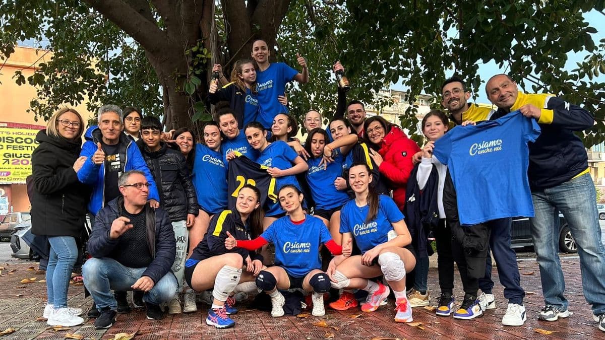 VOLLEY FEMMINILE - Una giornata indimenticabile! Perla di Calabria Rossano vola in Serie C!