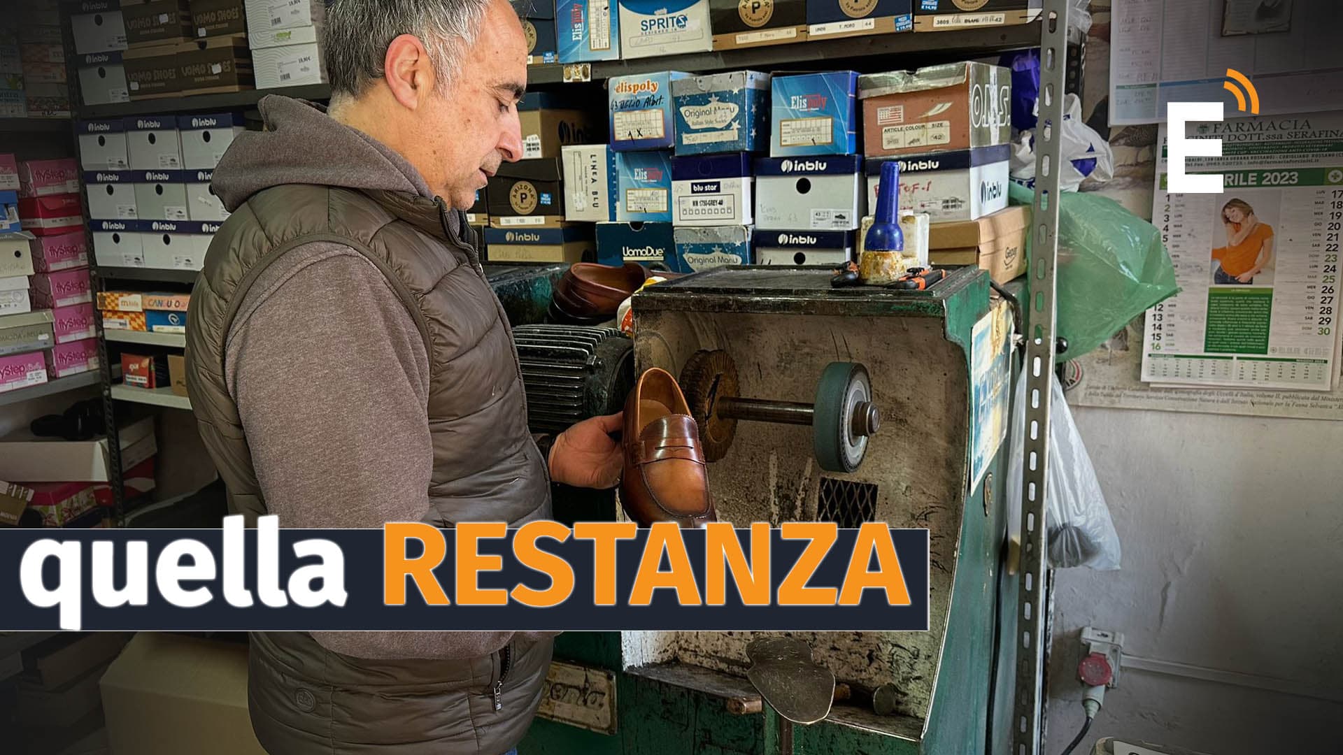 Roberto Tavernise, l'ultimo dei calzolai. Dopo di lui a Rossano questo mestiere potrebbe estinguersi per sempre