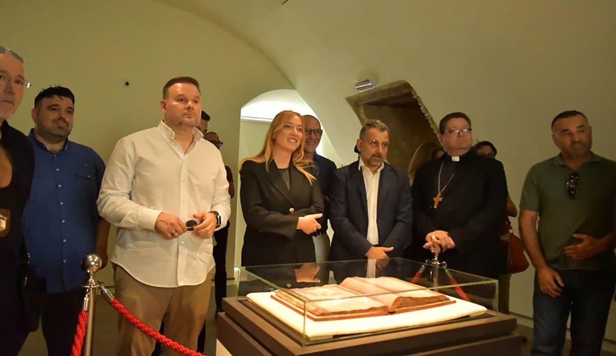 Il Codex affascina il ministro dell’agricoltura dell’Albania, Frida Krifca