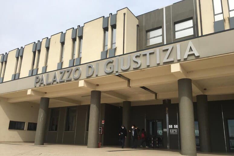 Scarcerata la guardia giurata accusata di aver sparato due colpi in un locale di Rossano