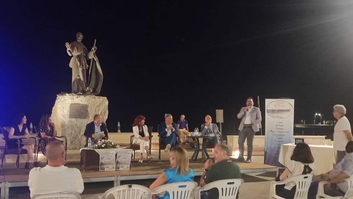 Consegnati a Trebisacce i riconoscimenti del Premio giornalistico nazionale "Il Pontile"