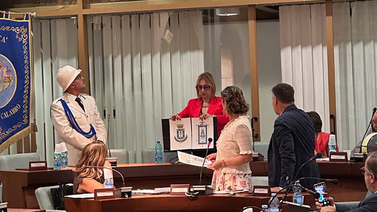 «Non è stato definito lo stemma di Co-Ro, ma è stato decretato il vincitore del concorso di idee»