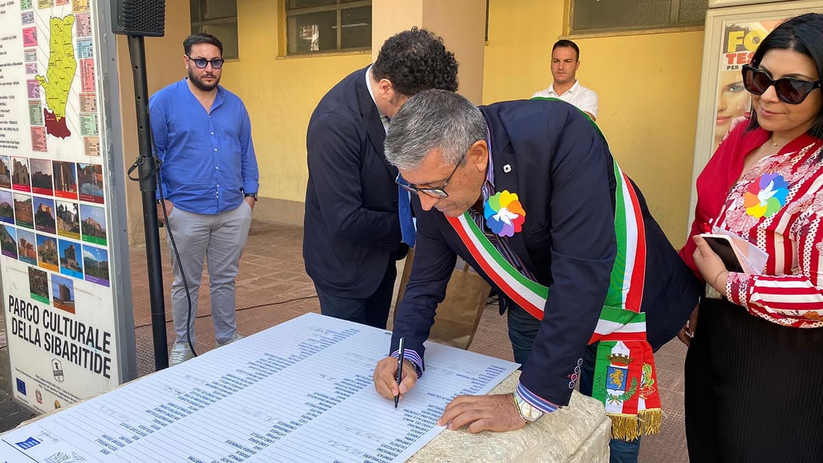 Cassano Jonio ha sottoscritto il patto "Calabria terra di pace e fratellanza"
