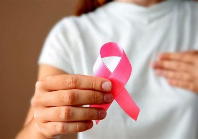 Trebisacce s'illumina di rosa per aderire alla campagna del Nastro Rosa