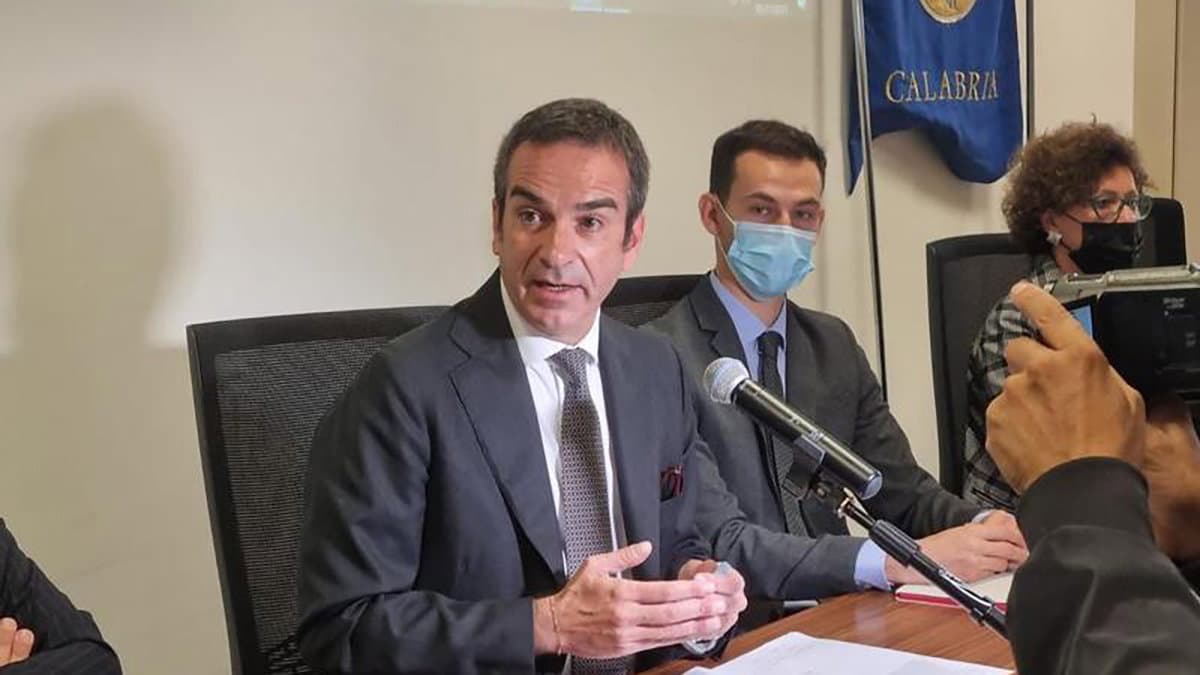 I risultati della "guerra" di Occhiuto ai piromani: beccati 213 incendiari grazie ai droni