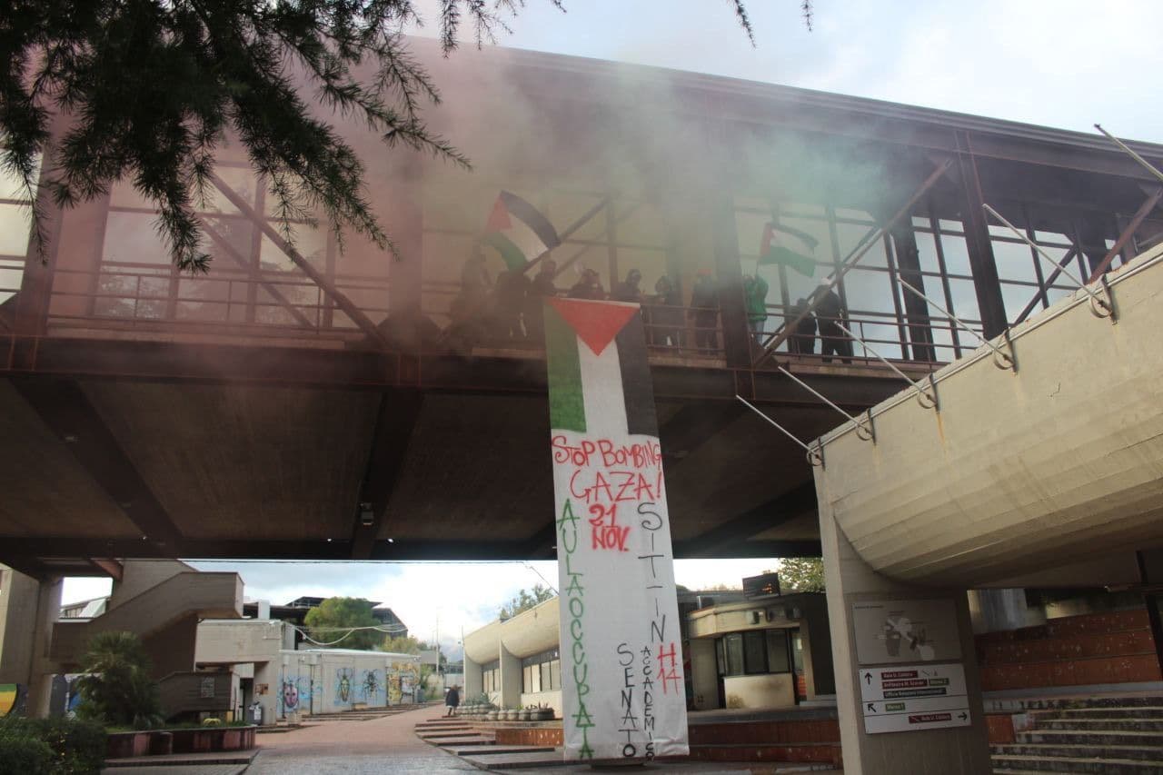 «Posizione ipocrita sulla crisi Israele-Gaza», studenti Unical occupano l’aula Caldora