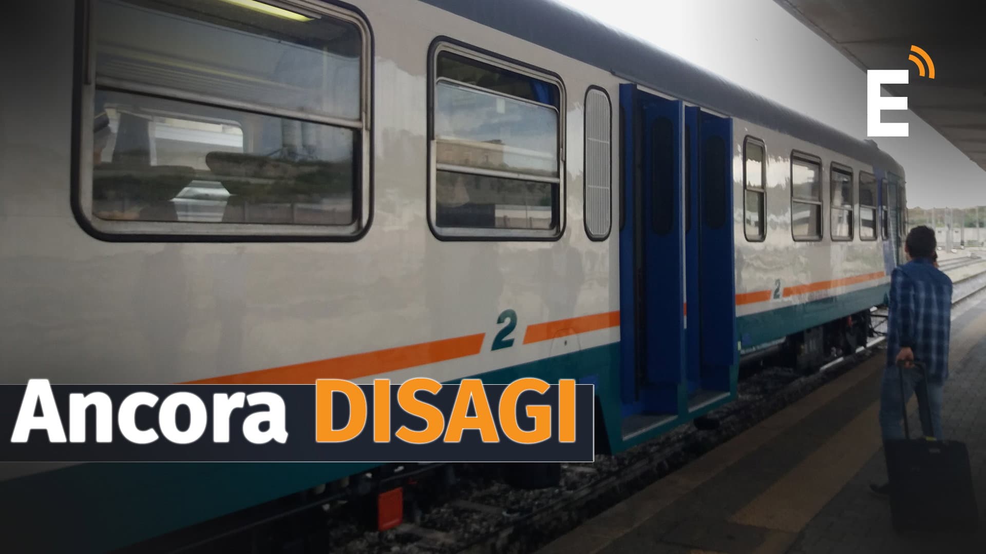 Pendolari della ferrovia jonica: «Siamo completamente abbandonati»
