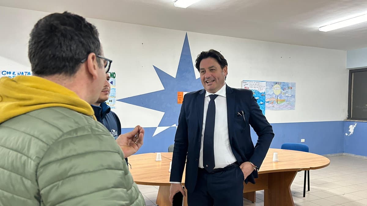 Pesca del bianchetto in Calabria, Rapani incontra i pescatori e sollecita la Regione