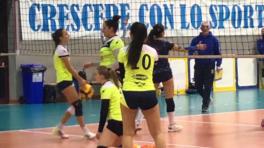 VOLLEY FEMMINILE - La Caffè San Vincenzo sbanca Reggio Calabria: 3 set netti alla Elio Sozzi