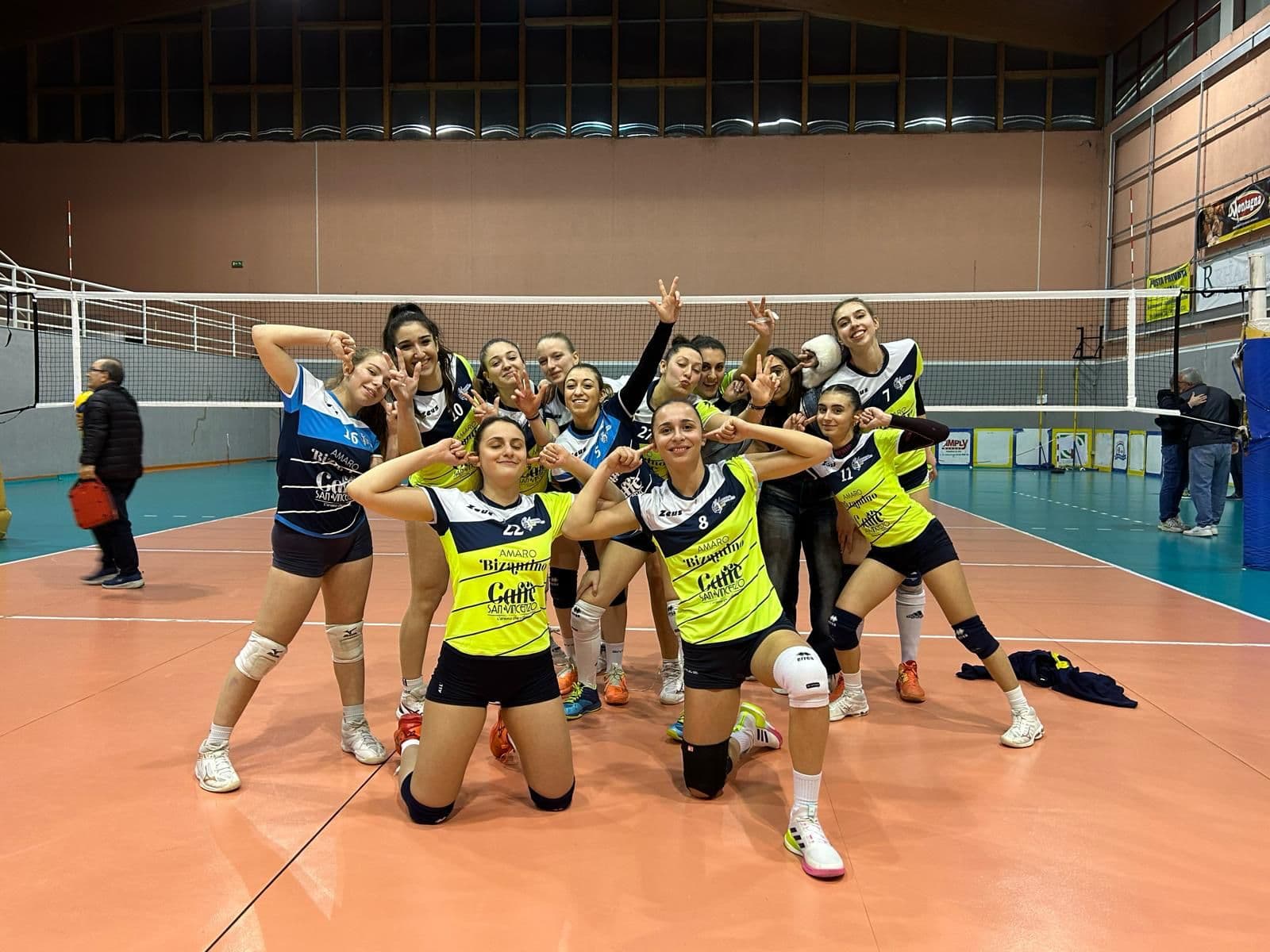 VOLLEY FEMMINILE - La Caffè San Vincenzo è straripante: a valanga sul Castrovillari