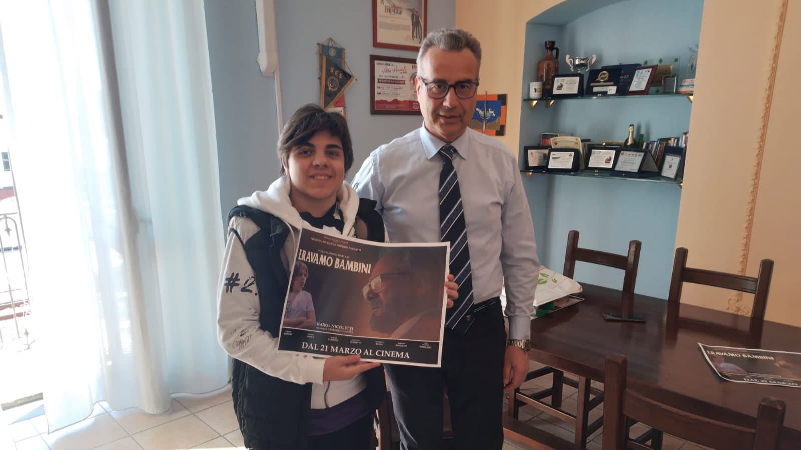 Trebisacce, il giovane Karol Nicoletti protagonista del film "Eravamo bambini"