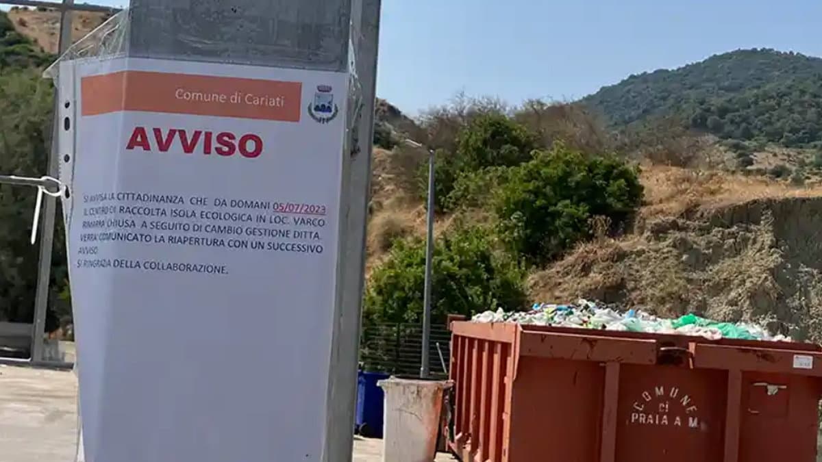 A Cariati l'Isola ecologica resta chiusa e gli ingombranti "sparsi" per la città