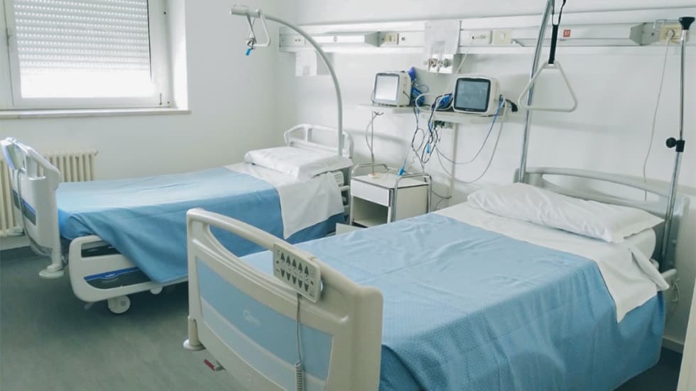 Riorganizzazione rete ospedaliera: «I conti non tornano. Allo Jonio mancano 249 posti letto»