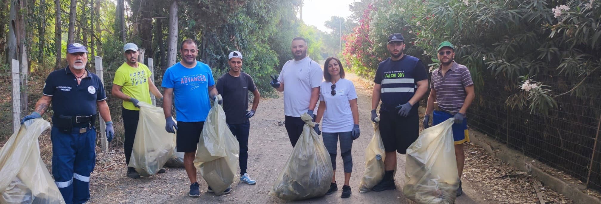 Cariati, giornata ecologica nella zona del rimboschimento in contrada Vascellero