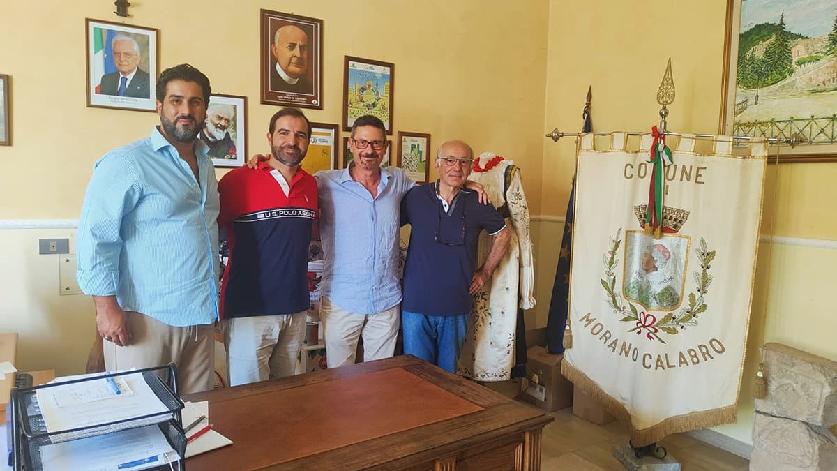 Alti ufficiali della GdF visitano Morano: incontro di cortesia in Comune