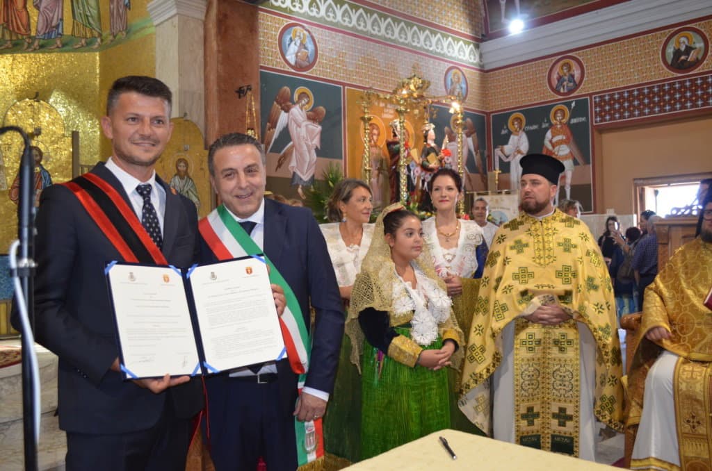 San Cosmo Albanese muove i primi passi sul ponte dell'amicizia insieme a Mirdizia