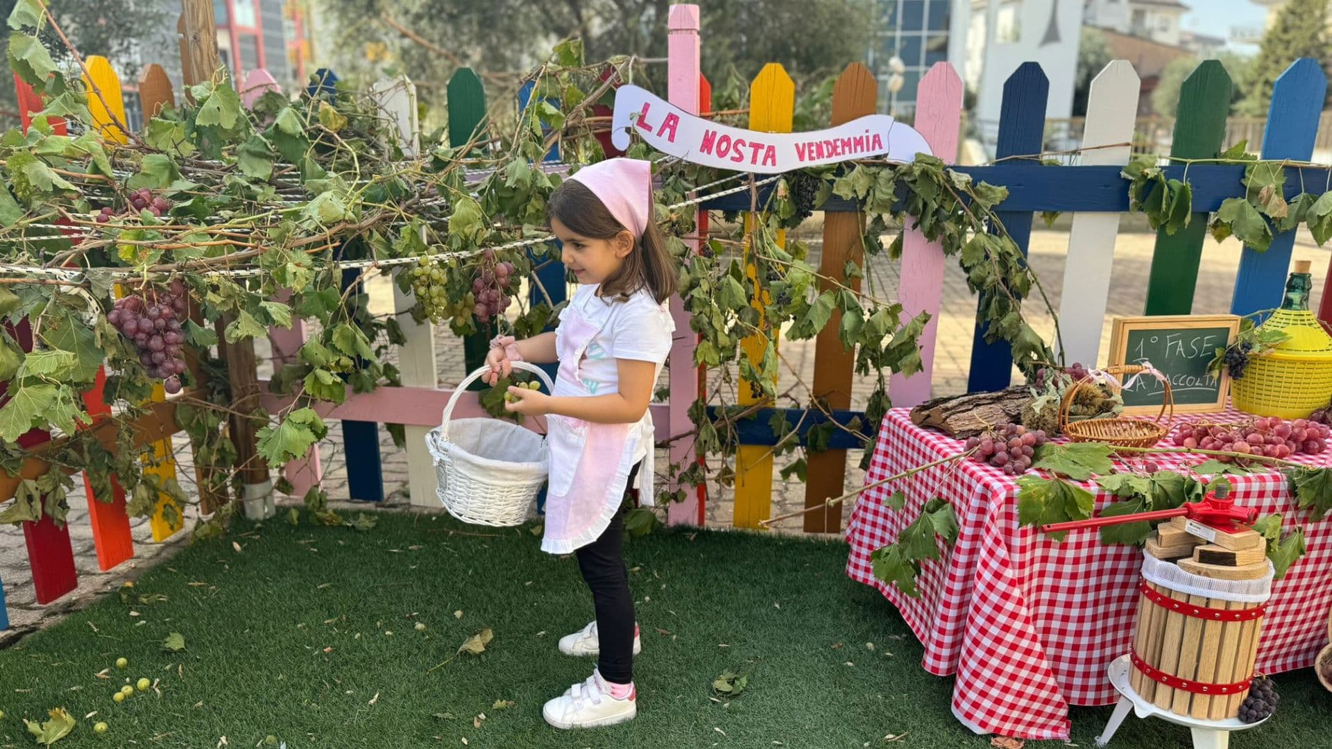 Per i bimbi della Magnolia è tempo di vendemmia e di esperienze dolci con il caco