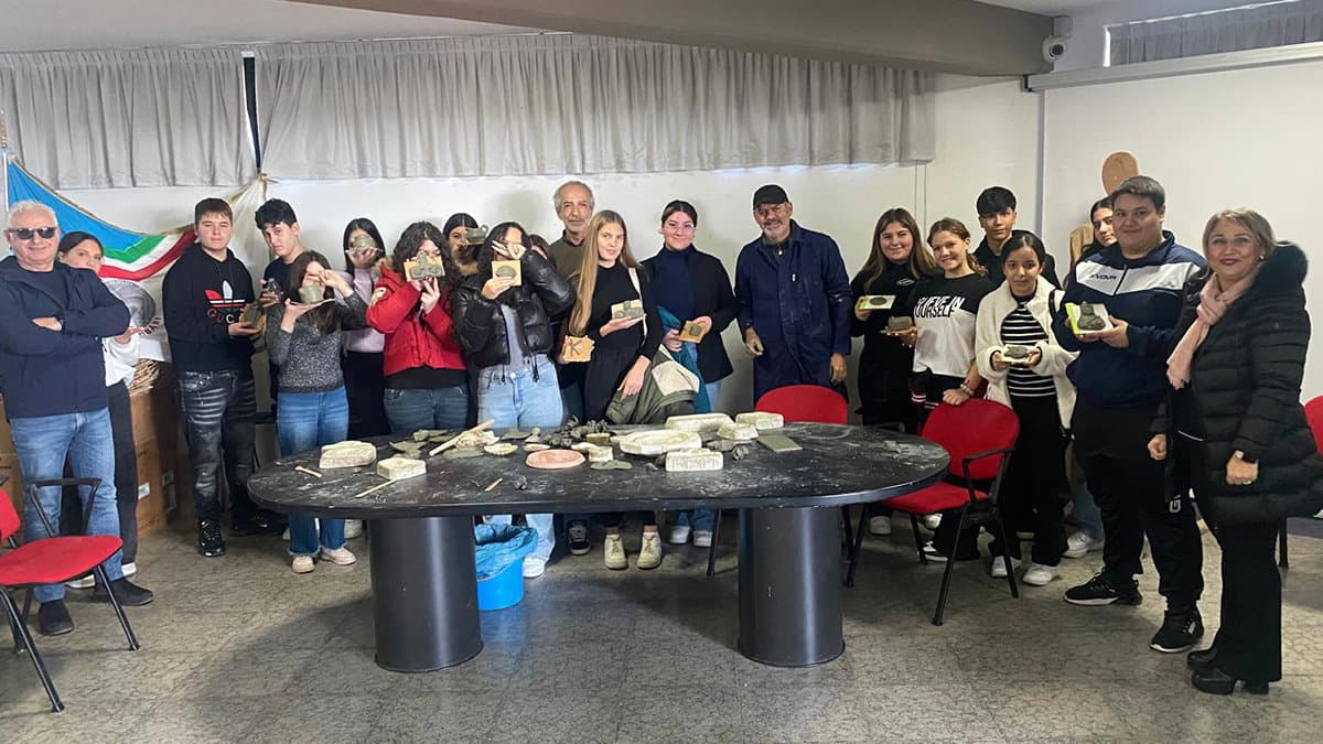 Gli studenti del Turismo Quadriennale dell’Istituto "Palma Green Falcone Borsellino" al laboratorio del Parco Archeologico di Sibari