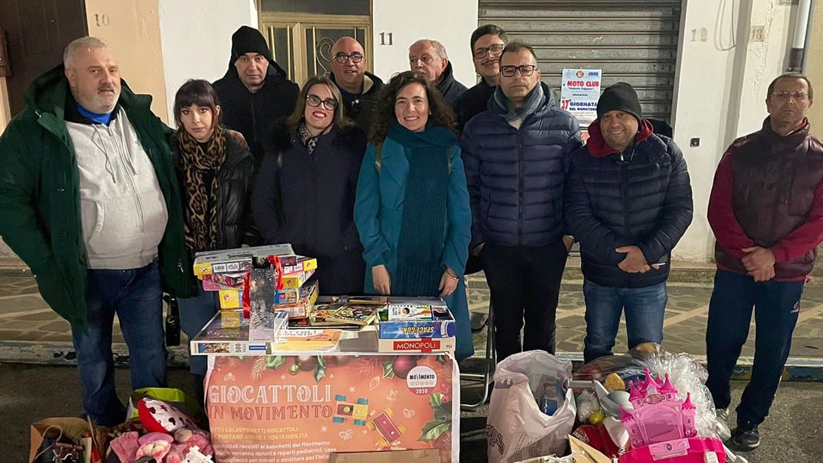 Il grande cuore dell'Arberia Esaro e Pollino: Successo per l'iniziativa "Giocattoli in Movimento"