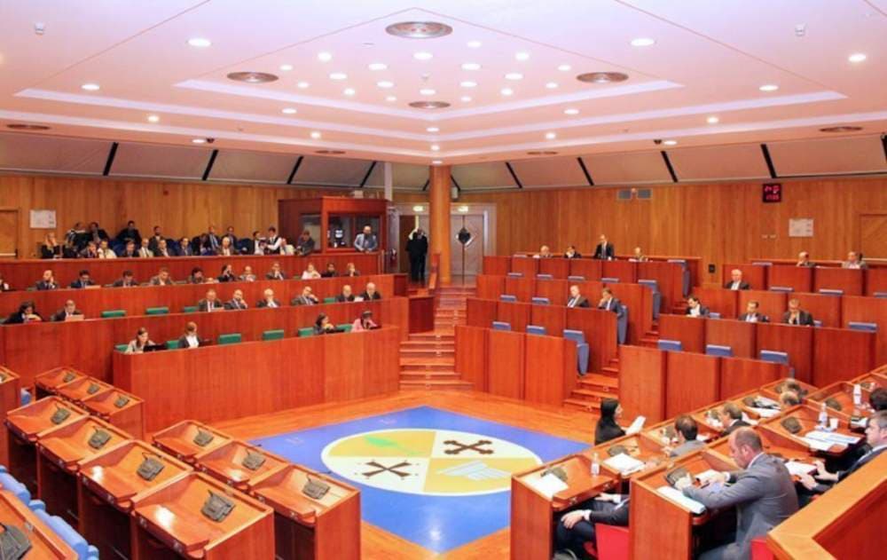 Centrale del Mercure, il gruppo del Pd abbandona l’Aula