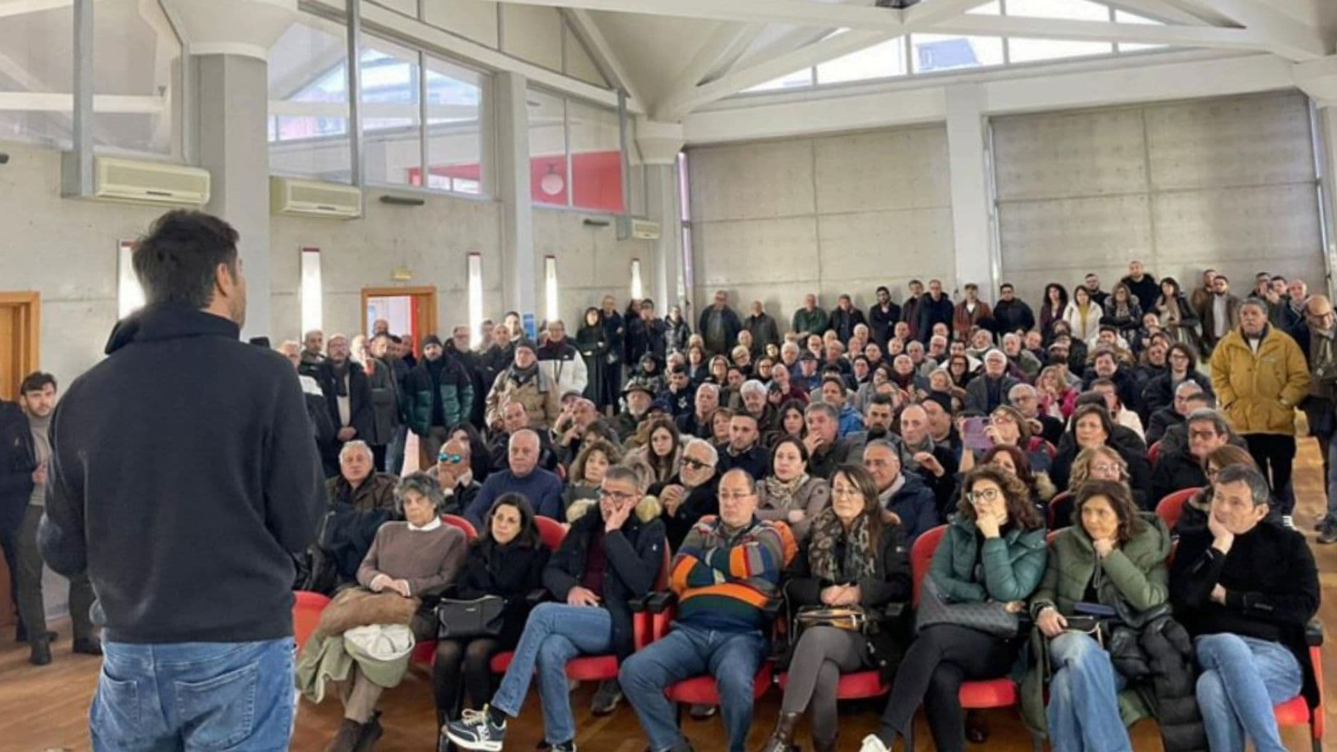 Grande entusiasmo per Di Battista a Corigliano-Rossano: Schierarsi ringrazia