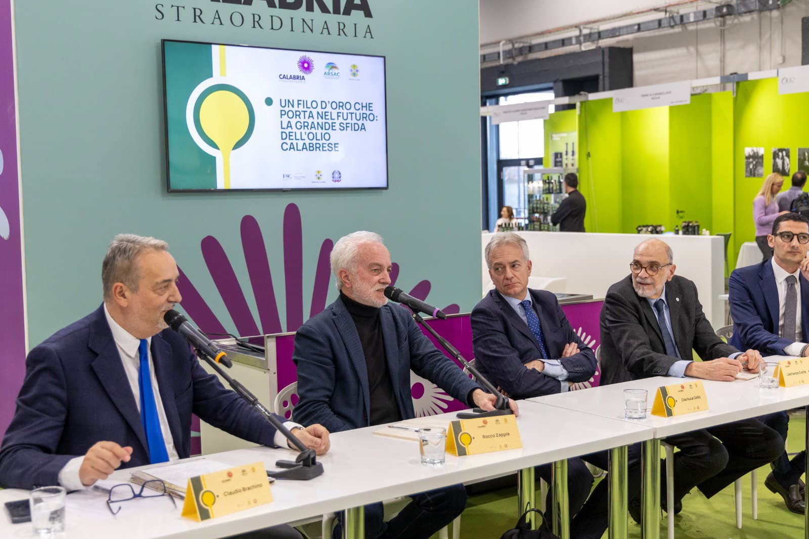 Un filo d'oro che porta al futuro: la sfida dell'olio calabrese