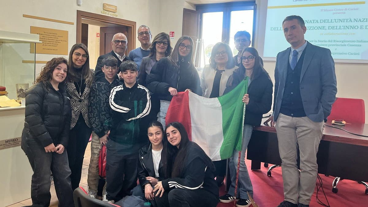 A Cariati studenti protagonisti della Giornata dell’Unità Nazionale, della Costituzione dell’Inno e della Bandiera