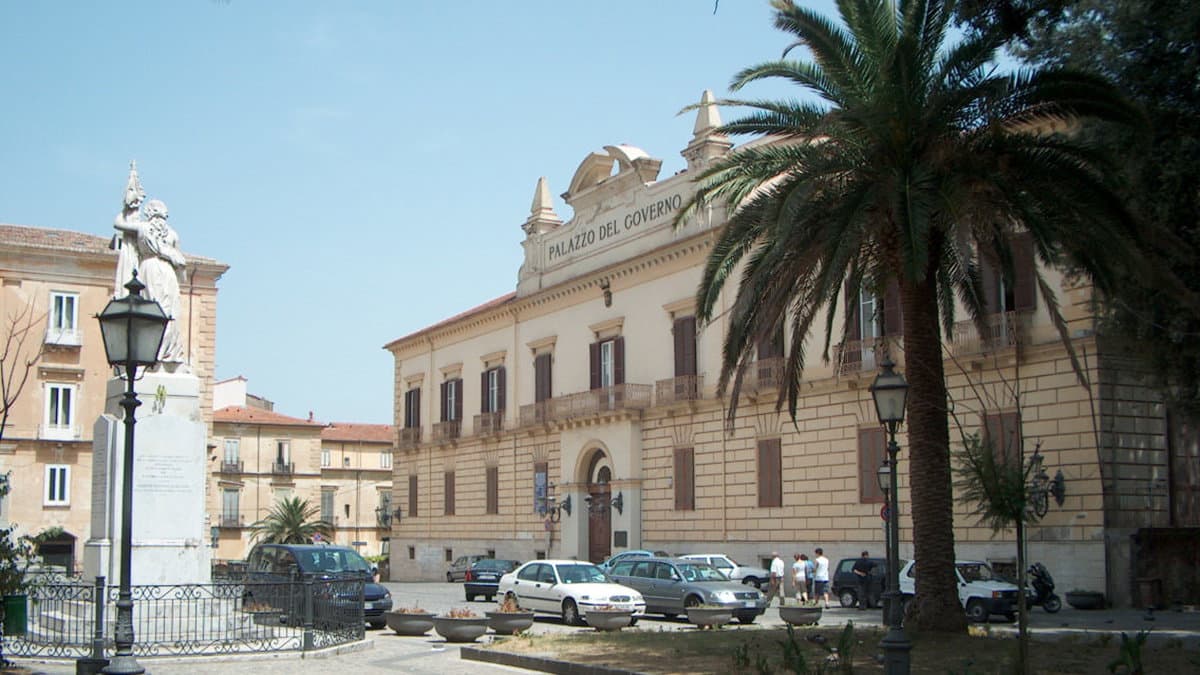 Provincia, Fp Cgil denuncia: «I ringraziamenti di Succurro non bastano. I dipendenti sono ancora senza salario accessorio»