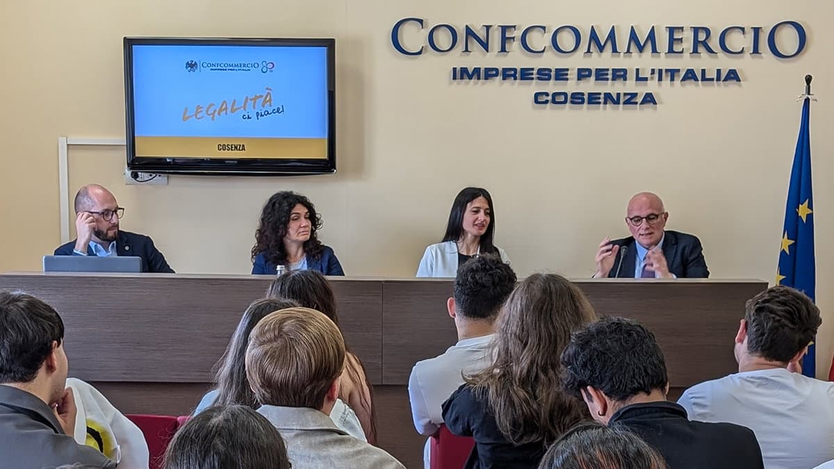 Confcommercio Cosenza promuove la cultura della legalità insieme a scuola, istituzioni e forze dell’ordine