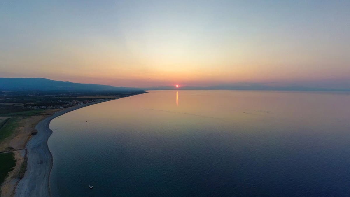 La Commissione Ambiente di Co-Ro commenta la Bandiera Blu: «Traguardo che corona sei anni di impegno corale»